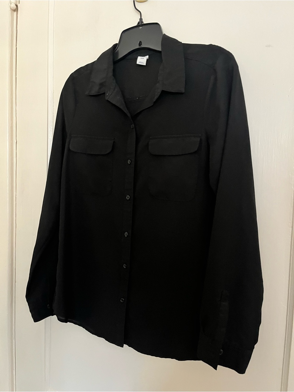 Old Navy Black Long-Sleeve Button-Down Blouse